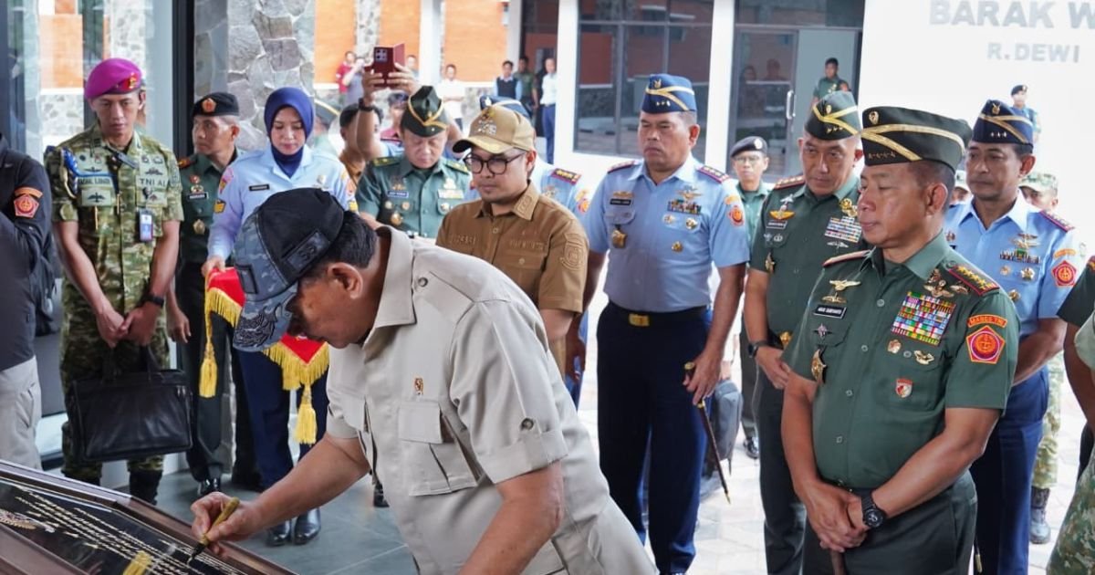 Panglima TNI Dampingi Menhan Resmikan Sarpras Dik Pa PK TNI di Kodiklat TNI Serpong
