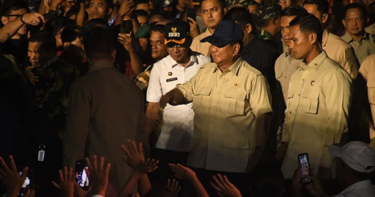 Presiden Prabowo Rayakan Tahun Baru 2026 dengan Nobar Bersama Warga Korban Banjir di Batang Toru, Tapsel