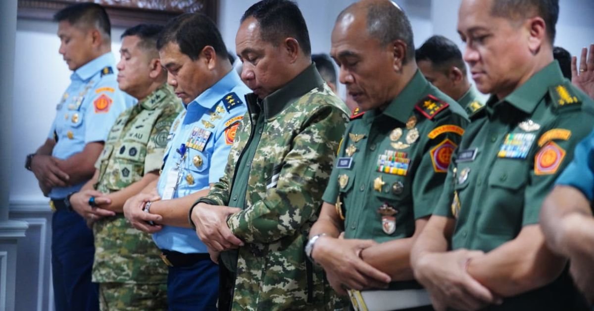 Lewati Pergantian Tahun dengan Ibadah, Panglima TNI Hadiri Tausiah dan Muhasabah Bersama Prajurit