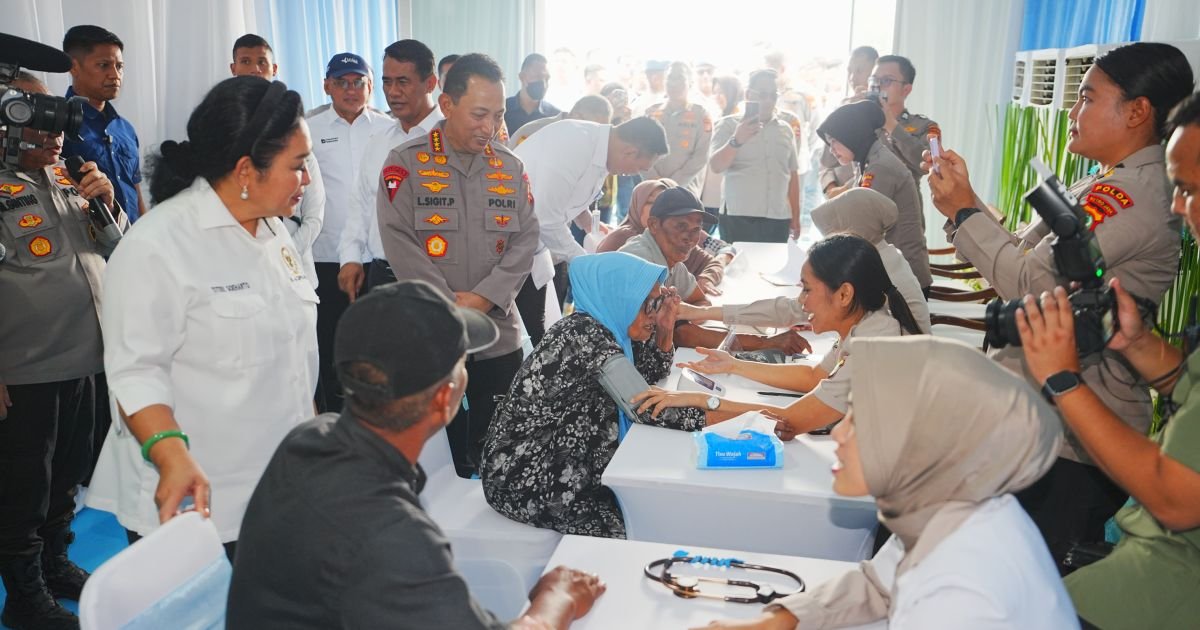 Panen Raya Jagung di Bekasi, Kapolri Salurkan Alsintan dan Sembako untuk Kelompok Tani dan Masyarakat