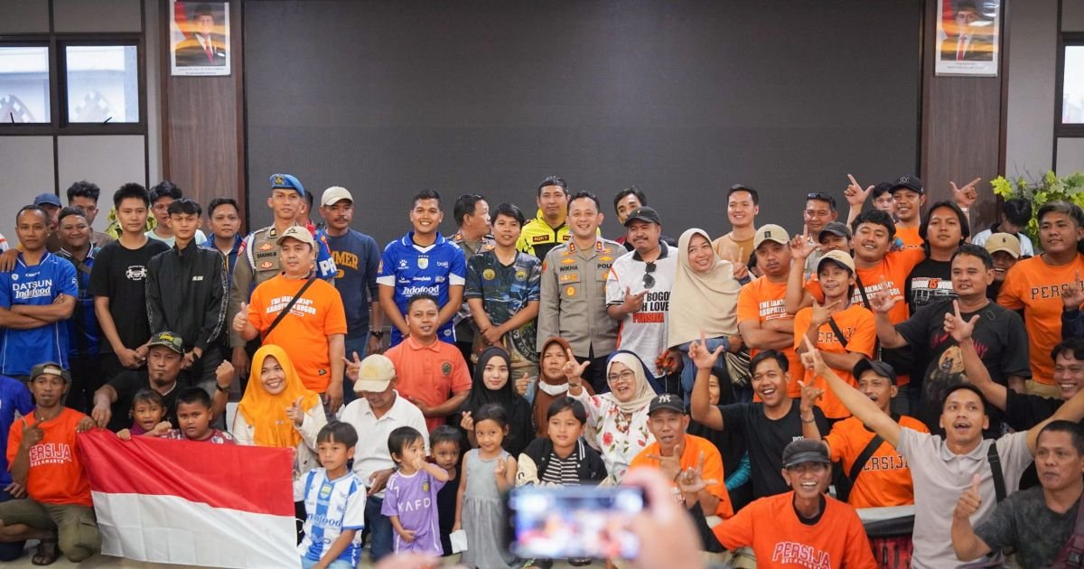 Kapolres Bogor Gelar Nobar Persib vs Persija, Perkuat Silaturahmi dan Jaga Kondusivitas