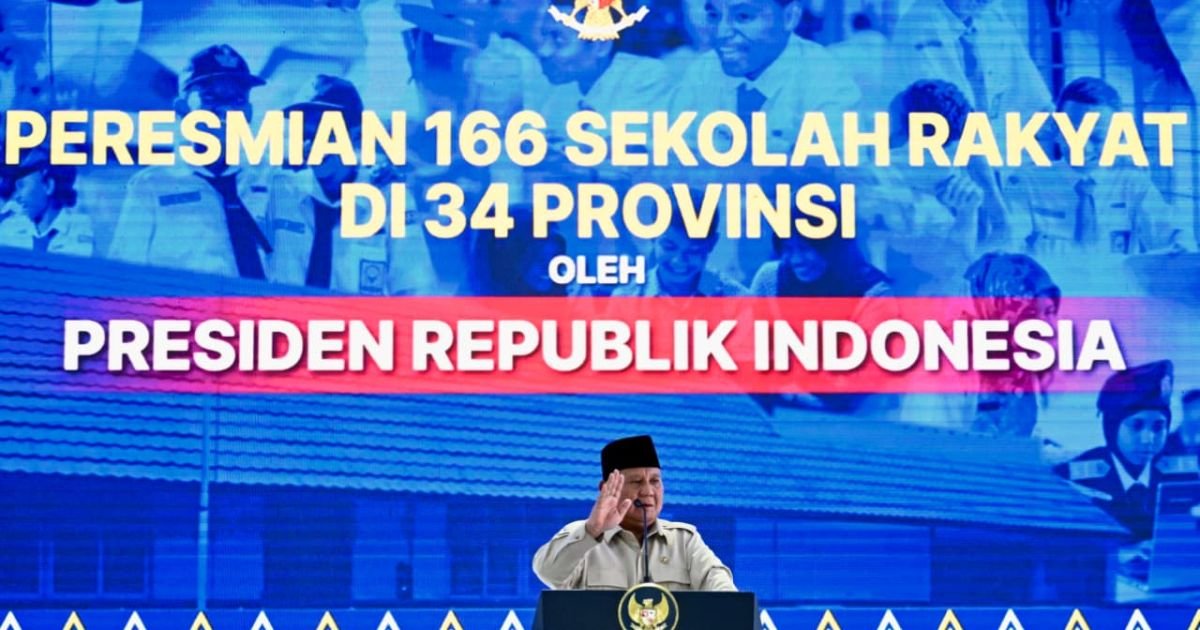 Panglima TNI Dampingi Presiden Prabowo Resmikan 166 Sekolah Rakyat