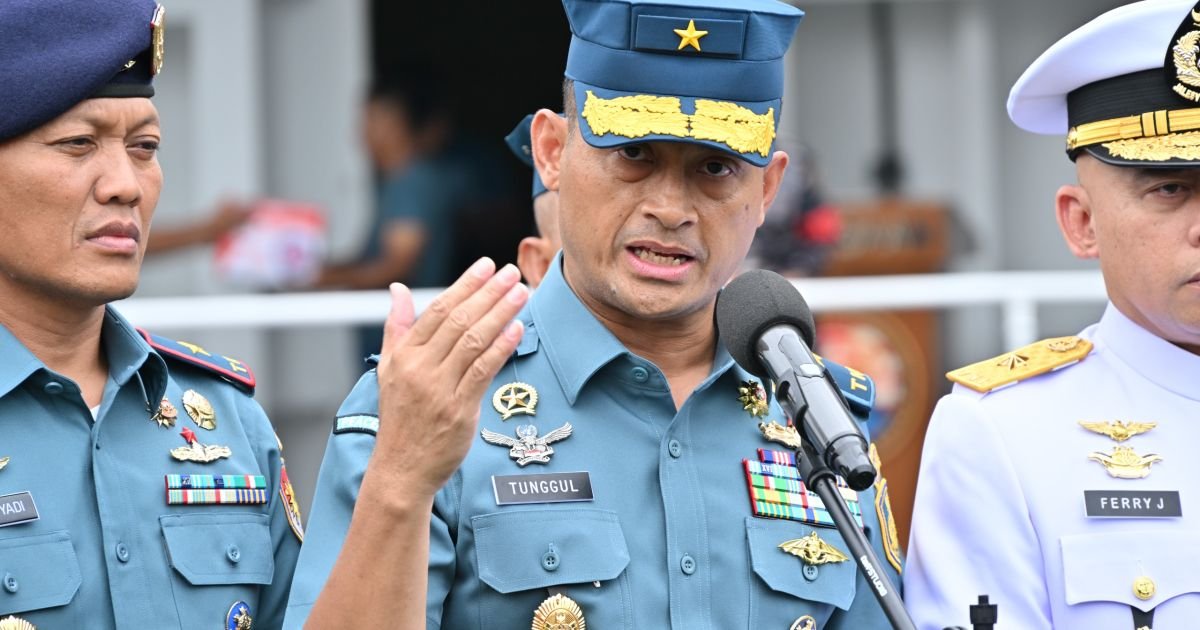 Alumni AAL 43/1997 TNI AL Salurkan 10 Ton Bantuan Bencana ke Sumatra dan Maluku Utara