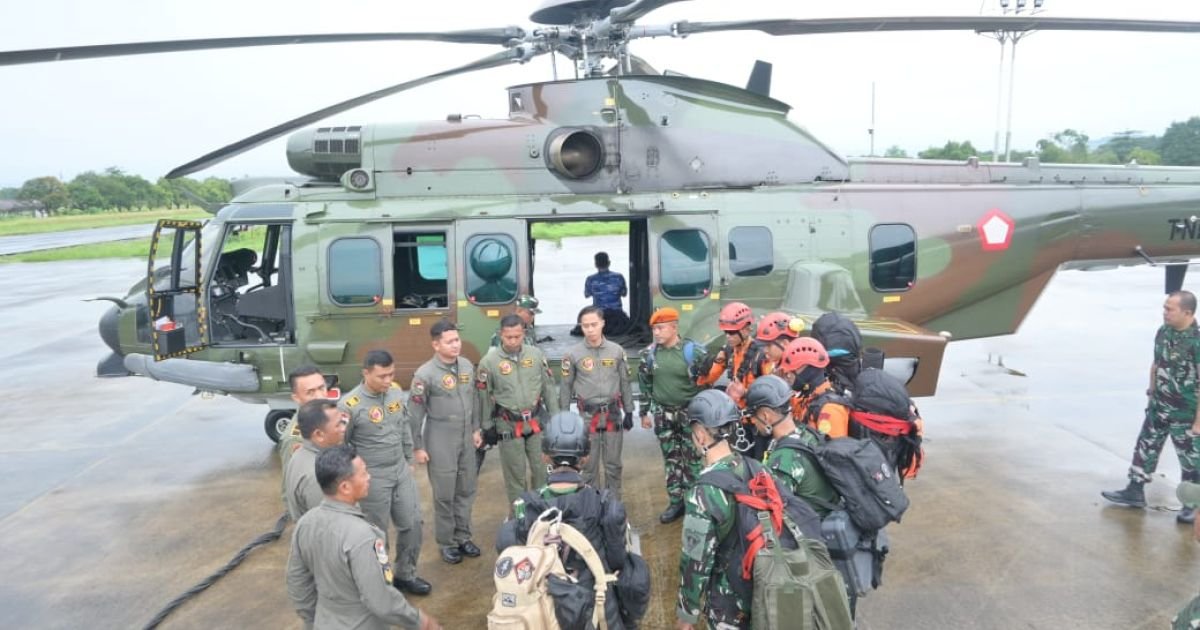 TNI Angkatan Udara melalui Lanud Sultan Hasanuddin kembali mengerahkan helikopter H-225M Caracal untuk melanjutkan operasi pencarian dan evakuasi