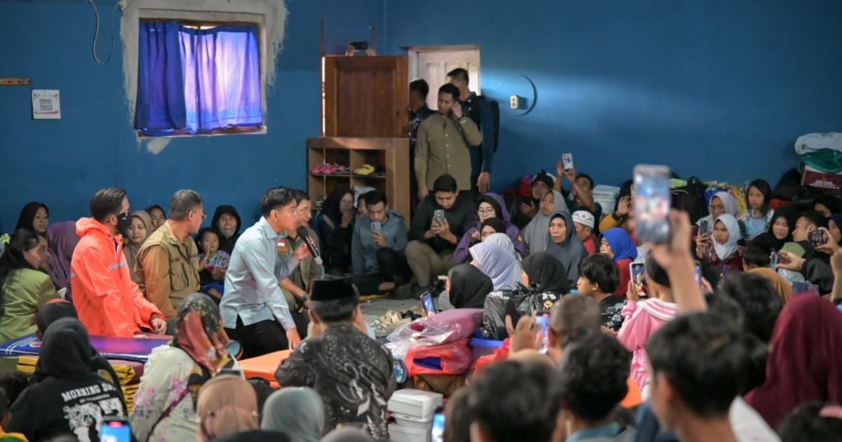 Den K9 SAR Polri Perkuat Penanganan Bencana Longsor di Pasirlangu