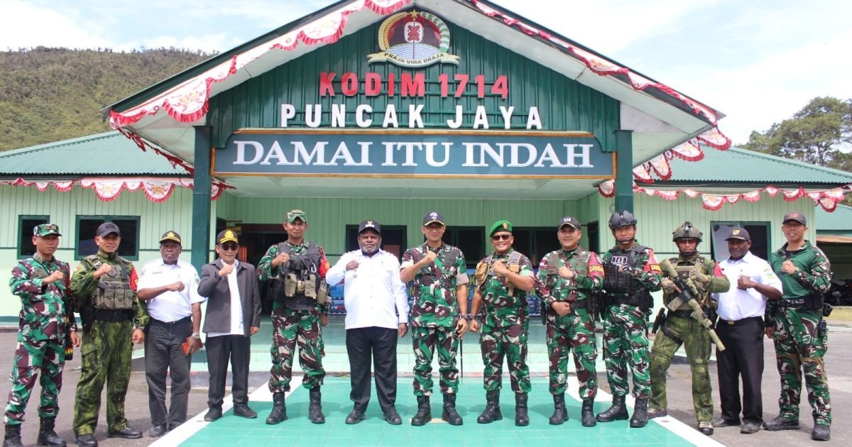 Danrem 173/PVB Brigjen I Ketut Mertha Gunarda beserta Kasih Intel Korem 173/PVB Kolonel Inf Budy Sundari melakukan kunjungan kerja ke Kodim 1714/Puncak Jaya, Rabu (28/01/026).
