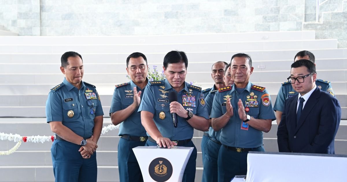 Kepala Staf Angkatan Laut (Kasal) Laksamana TNI Dr. Muhammad Ali meresmikan Gedung Damage Control Simulator (DCS) di Komando Armada I, Jakarta