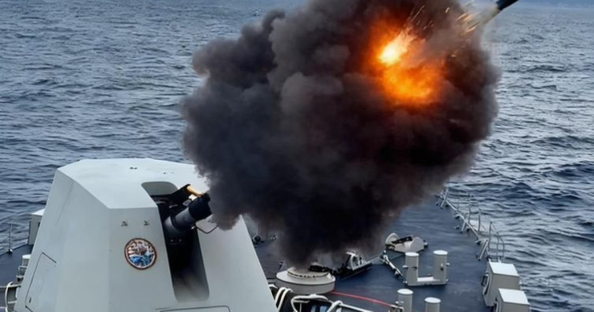 TNI AL kembali melaksanakan uji penguatan kemampuan alutsista dan kesiapan tempur melalui structural firing Meriam 127 mm milik KRI Prabu Siliwangi-321 dalam rangkaian pelayaran Sea Going terakhir sebelum bertolak menuju Indonesia