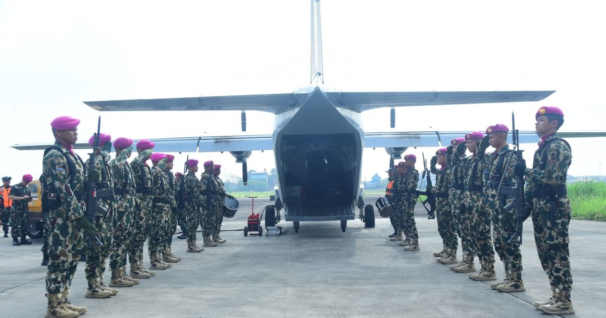 Hari Ke-12 Pencarian, TNI AL Lepas Jenazah Prajurit Marinir, Total 15 Dievakuasi