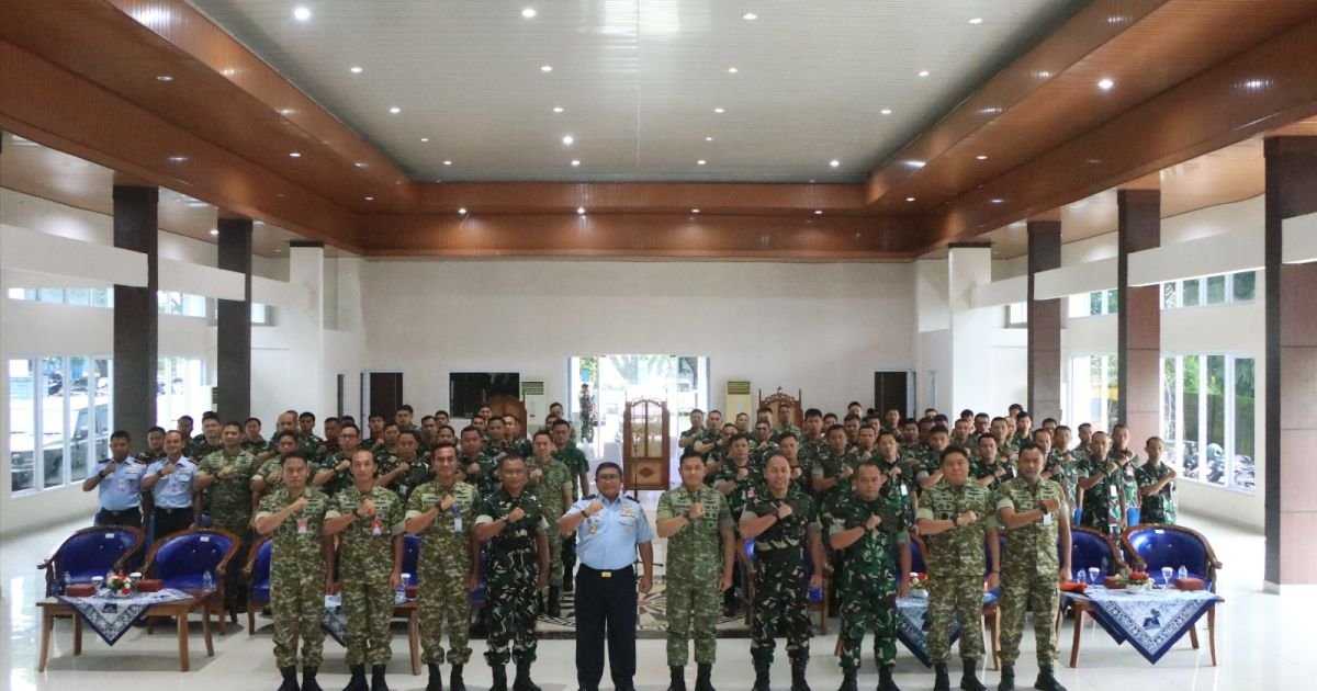 Lanud Sultan Hasanuddin Gelar Ceramah Lambangja Road to Zero Accident