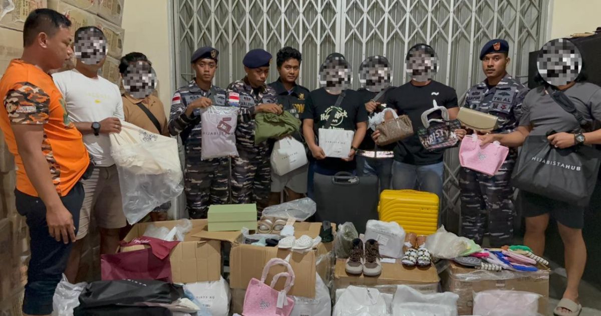 Selamatkan Kerugian Negara, TNI AL Gagalkan Penyelundupan Barang Branded di Perbatasan