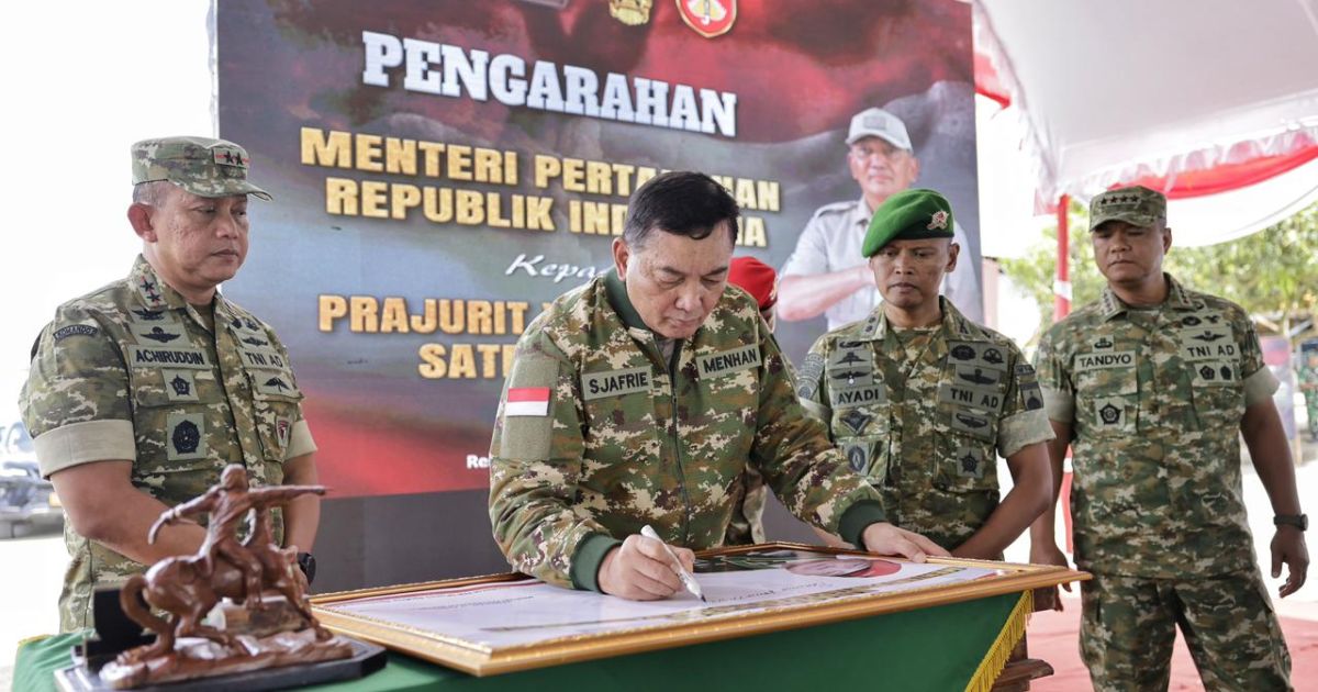 Wapang TNI Dampingi Menhan RI Tinjau Yonif TP 888, Perkuat Pertahanan Negara