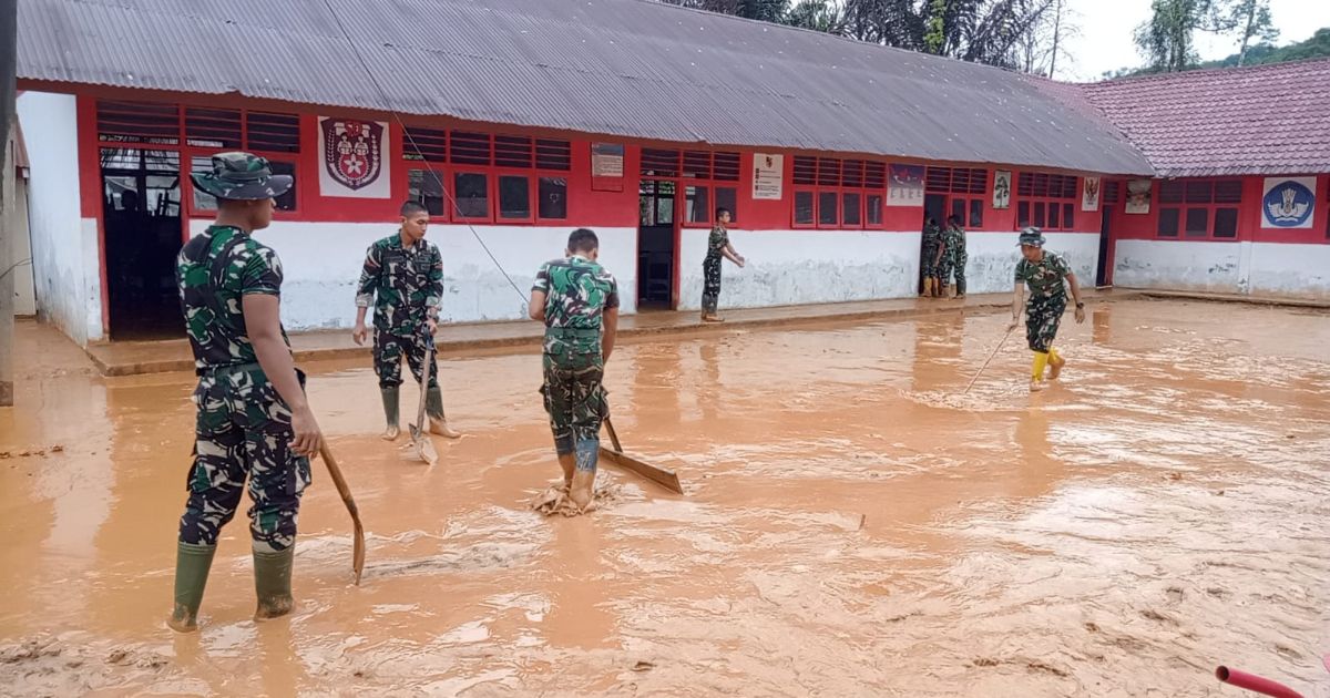 TNI Bergerak Cepat Pulihkan Akses dan Infrastruktur Pasca Banjir Bandang Susulan di Sumut