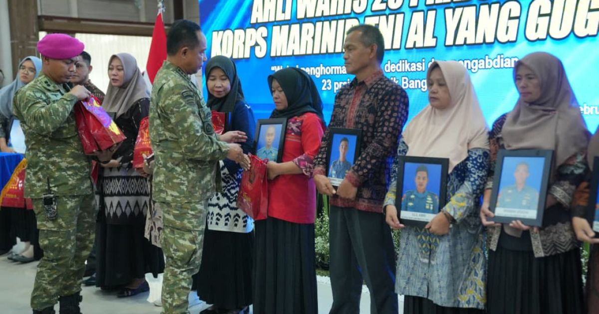 Wujud Empati, Panglima TNI Hadir Kuatkan Keluarga Prajurit Marinir yang Gugur