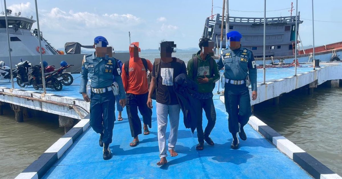 TNI AL Gagalkan Kapal Penyelundup Balpres Hingga Rokok Ilegal di Perairan Pulau Sanglar Tanjung Balai Karimun