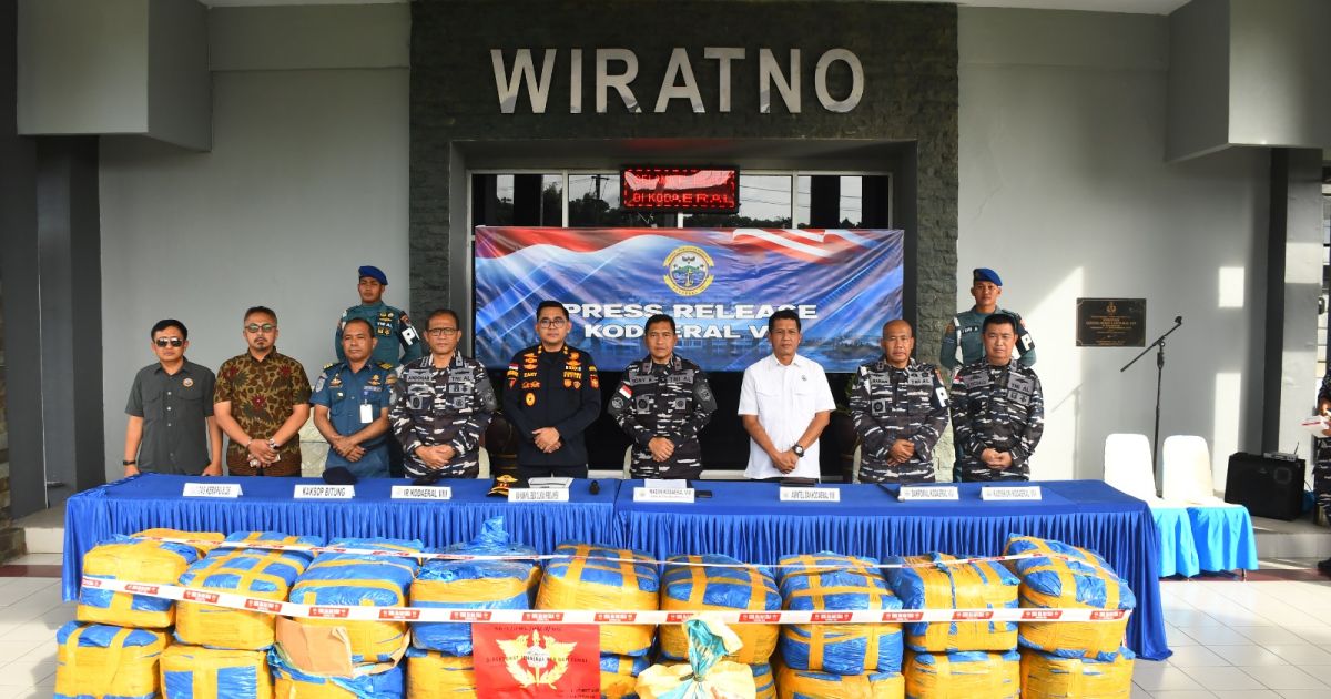 Sinergi TNI AL dan Bea Cukai Gagalkan Penyelundupan 1,4 Ton Sianida di Pelabuhan Bitung