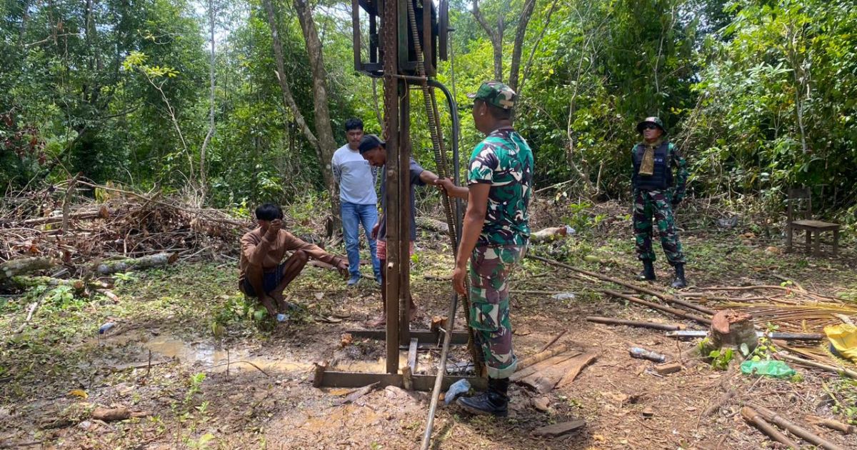 Personel TMMD Lanjutkan Pengeboran Sumur Bor di Desa Maba