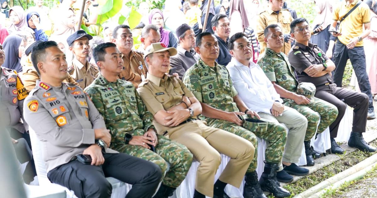 Ketua DPRD Adityawarman Adil Apresiasi Sinergi TNI dalam Pembangunan Jembatan Garuda