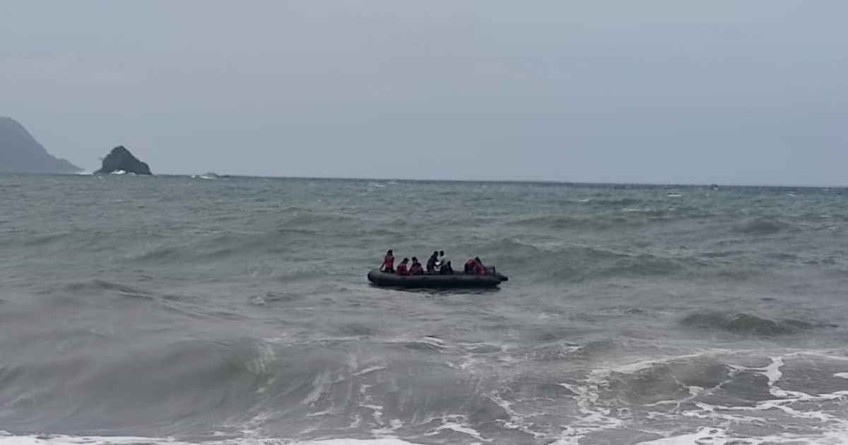 Aksi Cepat' Prajurit TNI AL Selamatkan Empat Nelayan Terombang Ambing di Perairan Bitung