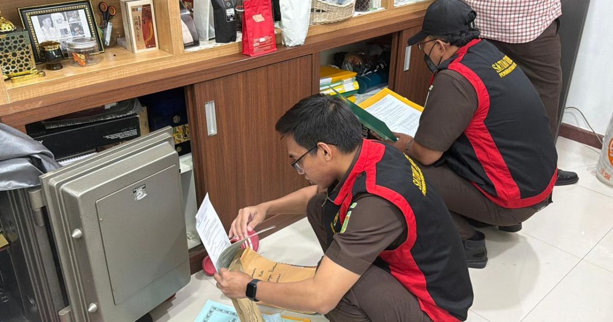 Tim Penyidik Kejati Kaltim Geledah Kantor ESDM Provinsi Kalimantan Timur