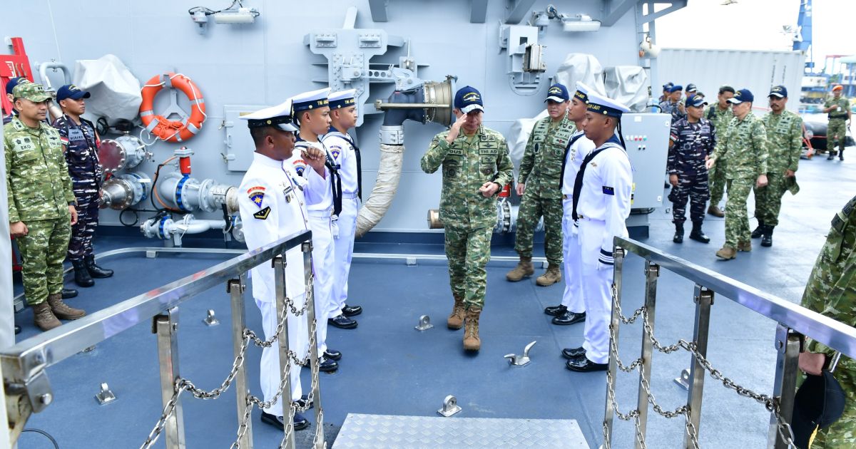 Siap Perkuat Armada TNI AL, KRI Prabu Siliwangi-321Disambut Panglima TNI dan Kasal di Jakarta
