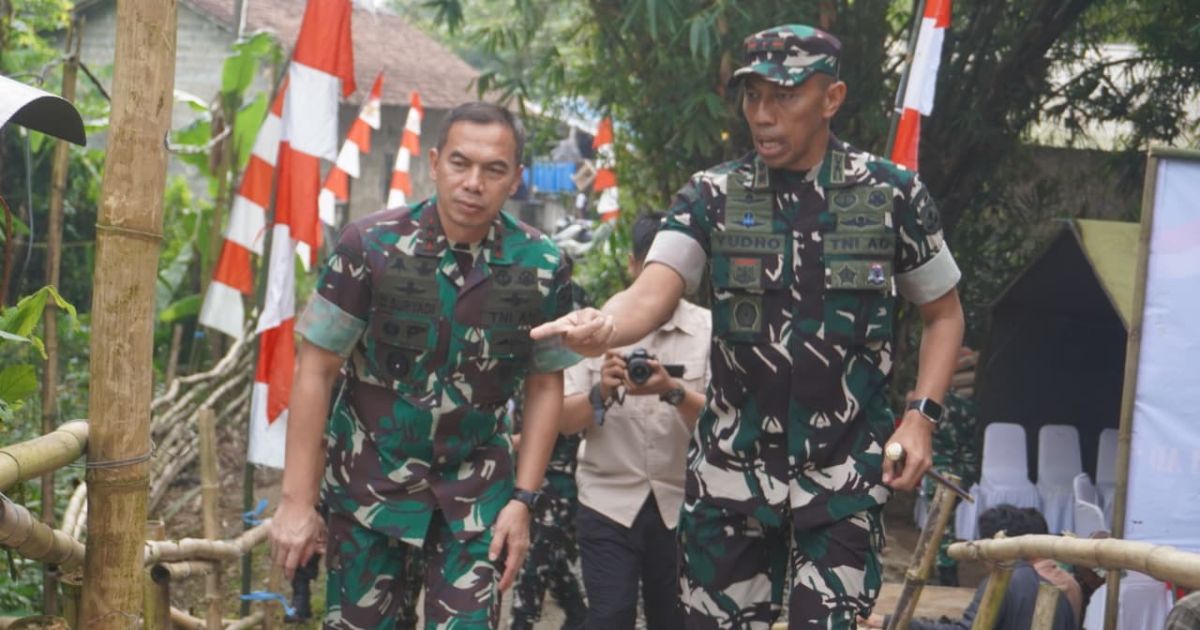 TNI Perkuat Kemanunggalan dengan Rakyat Melalui Pembangunan Jembatan Garuda dan Program Gentengisasi