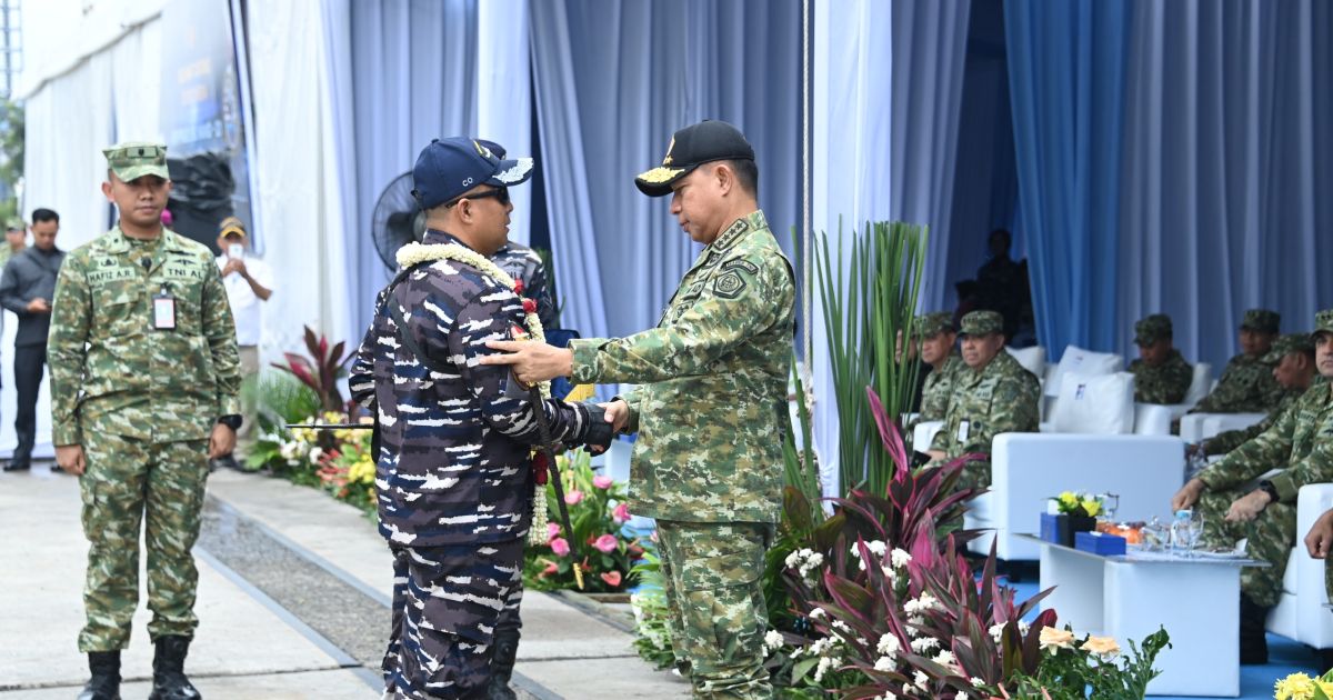 Panglima TNI Tinjau Kecanggihan KRI Prabu Siliwangi-321 Yang Tiba dari Italia