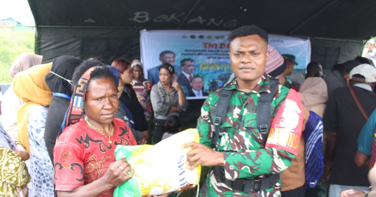 TNI dan Bulog Bersinergi, Hadirkan Program Pangan Murah Beras Dukung Swasembada Pangan di Kab. Puncak Jaya