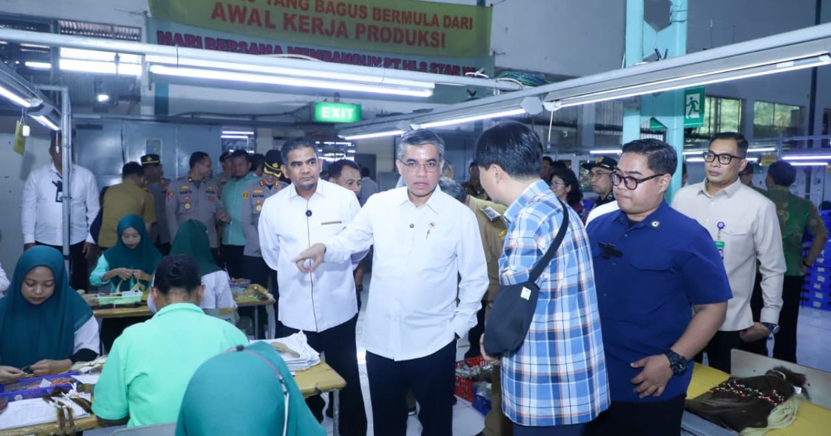 Menaker Sidak Perusahaan di Semarang, Tegaskan THR Wajib Dibayar Penuh