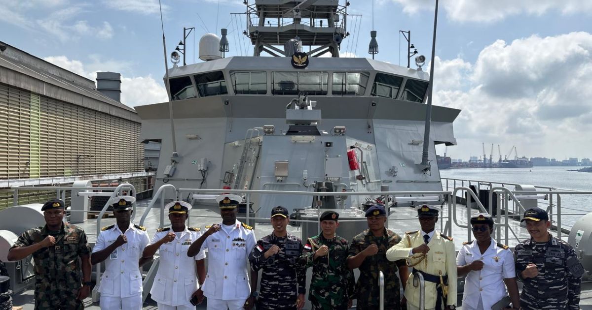 Berlayar Menuju Tanah Air Kapal Survei Terbaru TNI AL KRI Conopus-936 Sandar di Lagos Nigeria