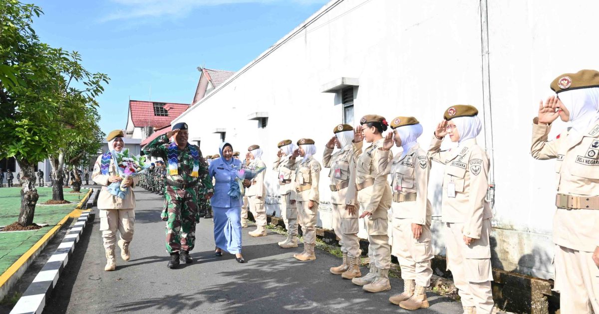 Mengakhiri Tugas dengan Kehormatan, Komandan Lanud Sjamsudin Noor Lepas Personel Terbaiknya