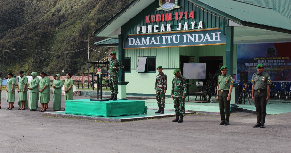 Kodim 1714/Puncak Jaya Gelar Upacara Korps Kenaikan Pangkat Bintara