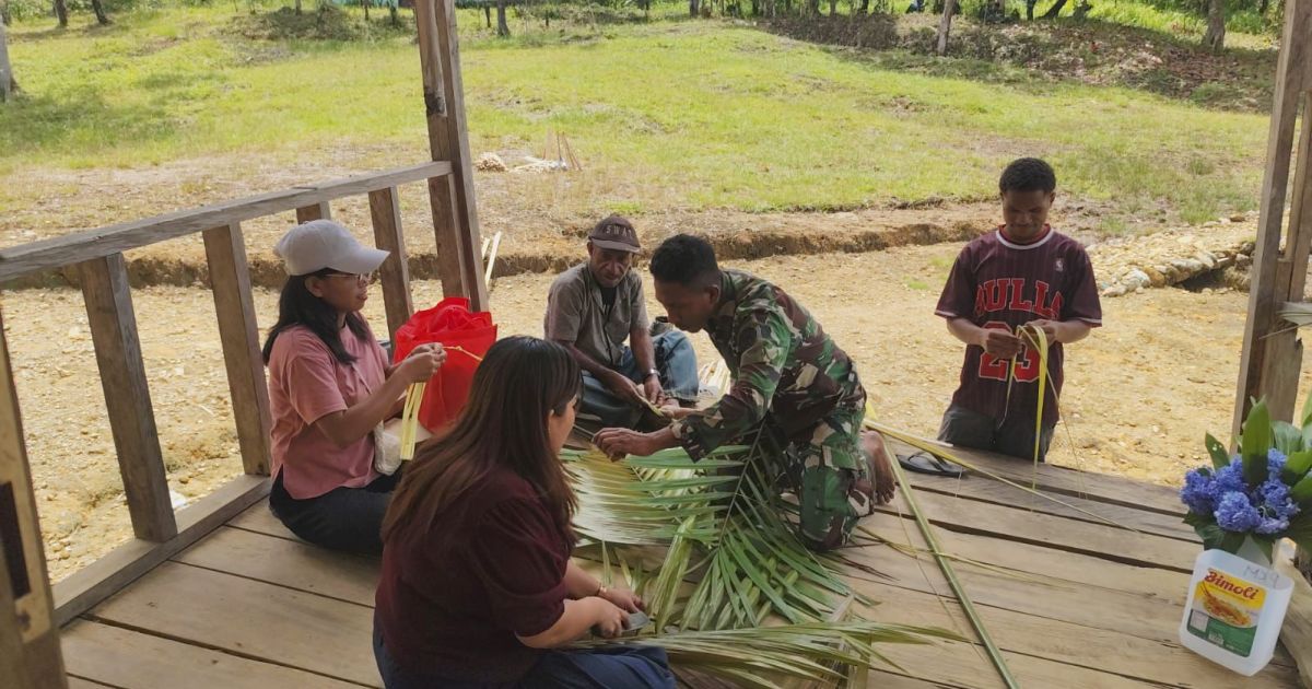 Pos Tarup Yonif 751/VJS Satgas Swasembada Hias Gereja Katolik Kristus Bangkit Sambut Paskah, Jemaat Turut Gotong Royong
