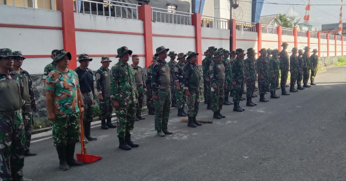 Wujud Nyata Gerakan Indonesia Asri, Personel Kodim 1310/Bitung dan Yonif TP 916/BS Kerja Bakti Bersih Lingkungan dan Fasilitas Umum