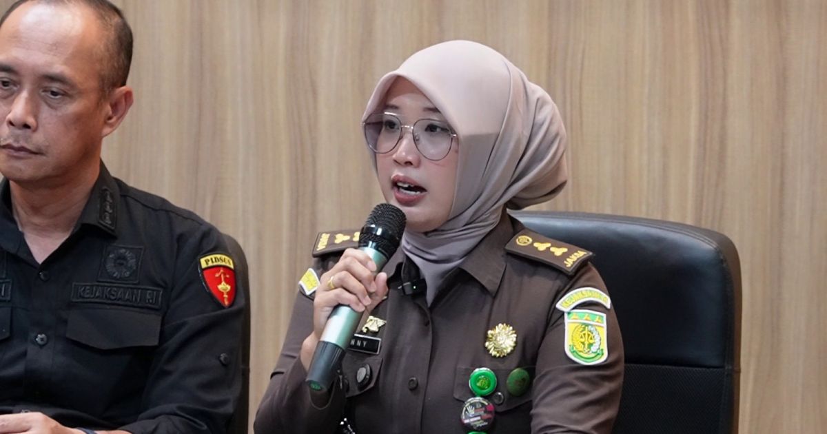 KEJATI SUMSEL TAHAN LIMA TERSANGKA KASUS KREDIT BERMASALAH, PERKARA SUNGAI LALAN NAIK KE PENYIDIKAN
