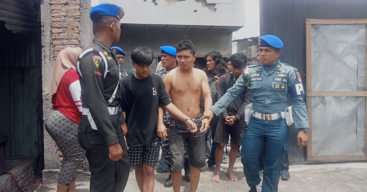 Bersama Tim Gabungan,Kodim 0201/Medan Ikut Gerebek Lokasi Pelaku Kriminal di Belawan,Softgun dan Narkoba Disita