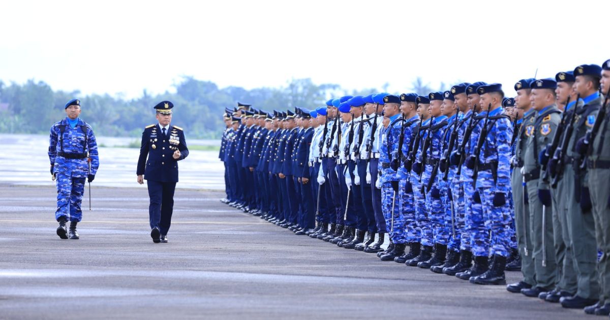 Komandan Lanud Sultan Hasanuddin Pimpin Upacara Peringatan HUT ke-80 TNI Angkatan Udara