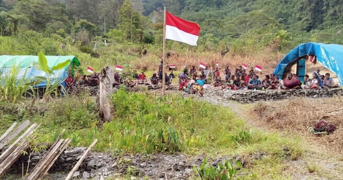 Koops TNI Habema Hadirkan Rasa Aman, Warga Distrik Kembru Kembali Pulang dan Kibarkan Bendera Merah Putih