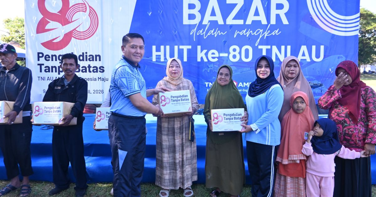 Semarakkan HUT ke-80, TNI AU Wilayah Makassar Gelar Bazar Murah