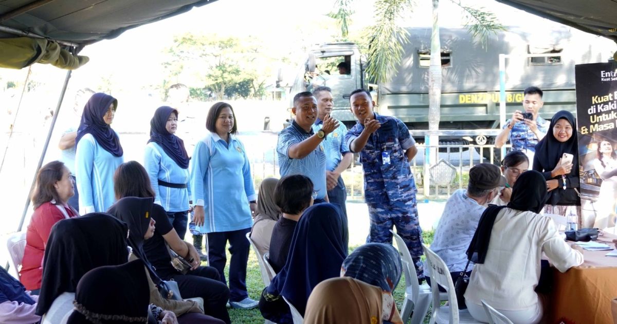Wujud Kepedulian Kepada Rakyat Banua, Lanud Sjamsudin Noor Gelar Layanan Kesehatan Gratis dan Bazar Murah