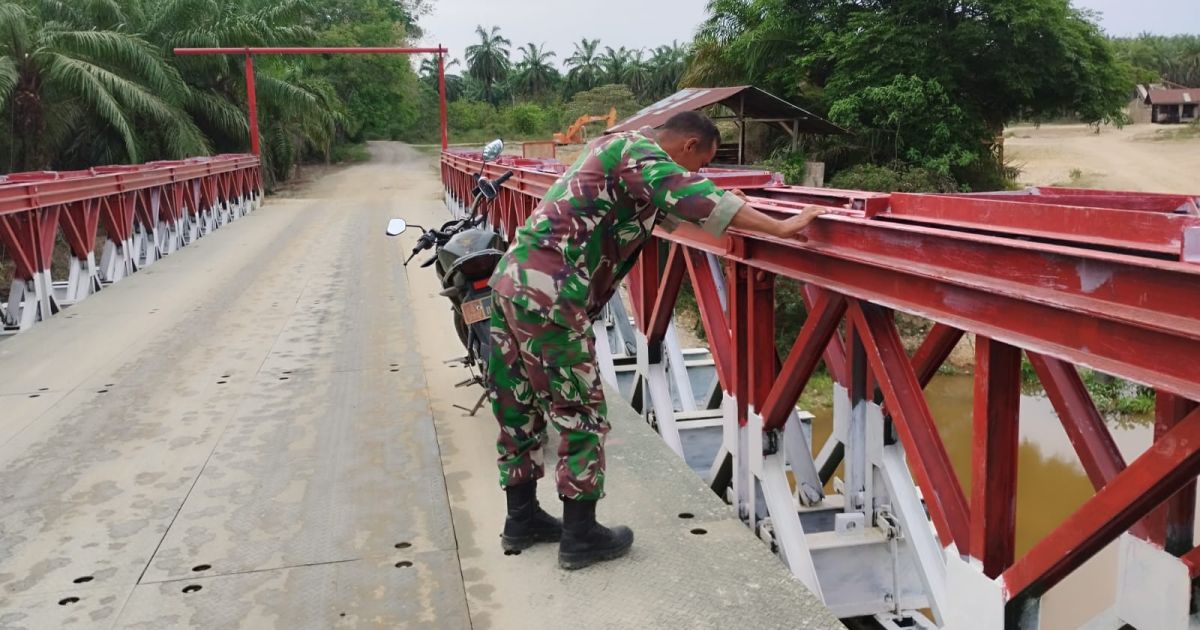 TNI-AD Pastikan Jembatan Bailey di Alue Lohop Kokoh dan Aman Digunakan