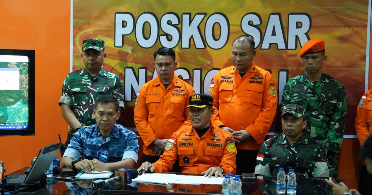 TNI Kerahkan Ratusan Personel dan Dukungan Udara Berhasil Evakuasi Korban Helikopter Airbus H130 di Sekadau
