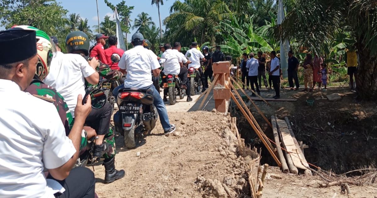 Bersama Wakil Bupati Langkat,Dansatgas Tinjau Pembangunan Jembatan