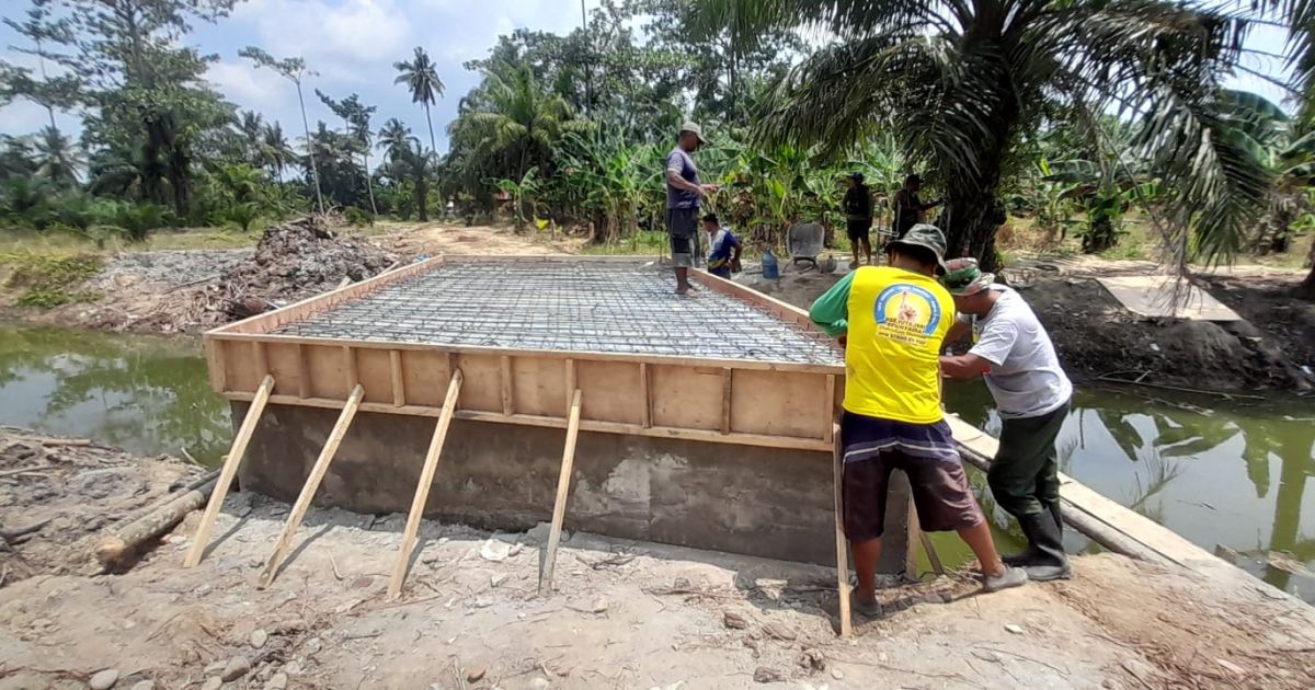 Rehab RTLH ,Satgas TMMD 128 Kodim 0203/Lkt Wujudkan Hidup Sehat Ibu Rida Wahyuni,Hasilnya 32%