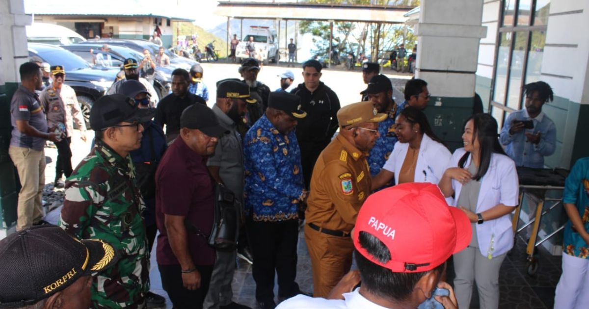 TNI-Polri Kawal Ketat Penyaluran Bantuan Pengungsi Kampung Kembru di Puncak Jaya