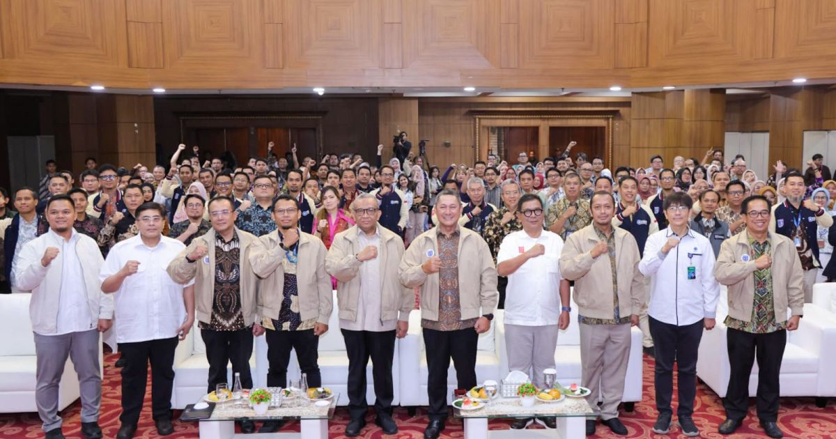 Wamenaker: Dunia Kerja Tak Hanya Lihat Ijazah, tapi juga Kompetensi