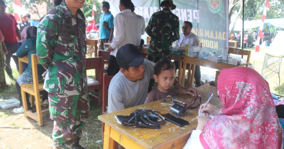 Masyarakat Antusias Berobat Gratis Yang Digelar Satgas TMMD Ke-128 Kodim 0621/Kabupaten Bogor   ‎