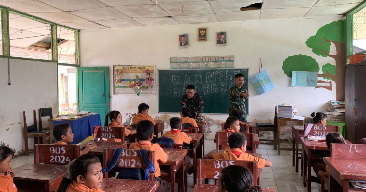 Cetak Generasi Muda Disiplin dan Berkarakter,Satgas TMMD 128 Kodim 0203/Lkt Beri Pelatihan PBB