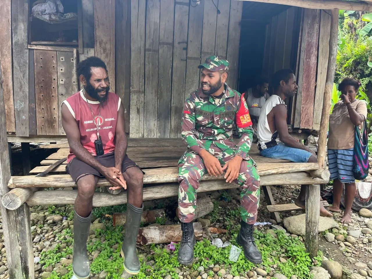 Pos-Ramil 1714-07/Fawi Babinsa Giat Komsos Membanggun Keharmonisan Keakraban Dengan Warga Binaan