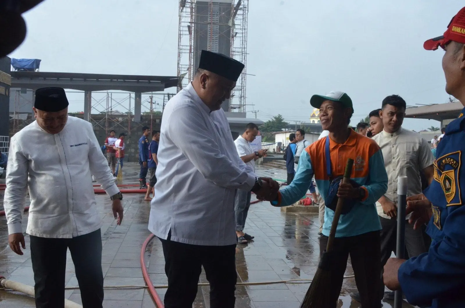 Bupati Bogor Awali Rangkaian Akhir Tahun 2025 dengan Salat Subuh Berjamaah di Masjid Raya Nurul Wathon